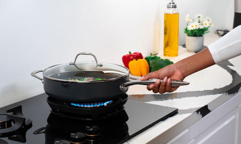 Ultimate Pro Saute Pan with Lid PFAS Free - 28cm