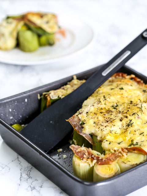 Heavy Base Square Bake Pan 23cm