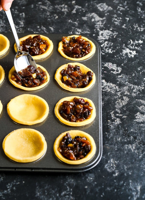 Crusty Bake Shallow Baking Pan 12 Cup